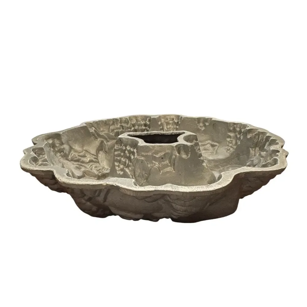 Nordic Ware Holiday Wreath Bundt Pan Cast Aluminum